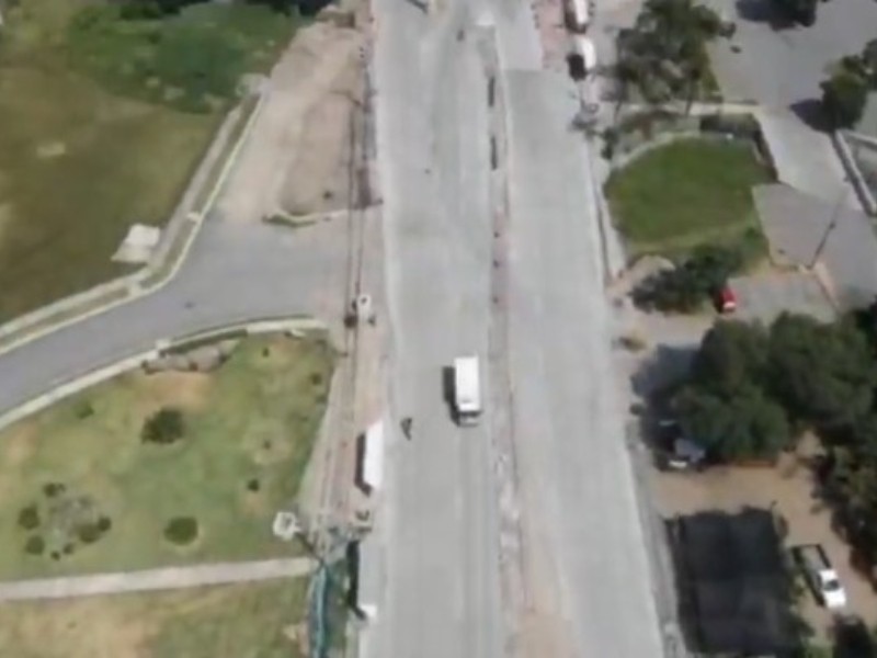 Reabren dos carriles por sentido en Camino Real a Colima Reabren dos carriles por sentido en Camino Real a Colima