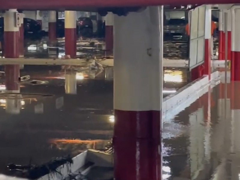 Reabren estacionamiento de Plaza Ánimas tras inundarse