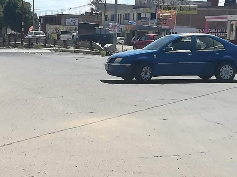 Reabren un sentido manifestantes de Juan C. Bonilla