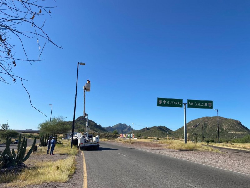 Reactivan alumbrado público en puente de San Carlos