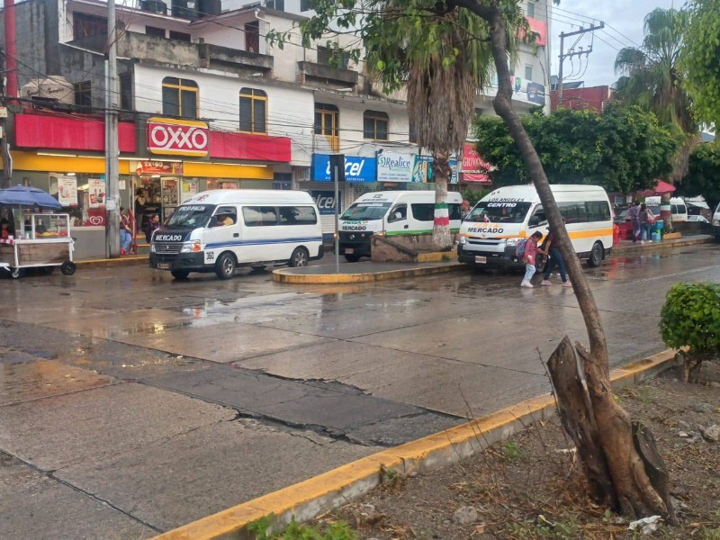 Reactivan transporte público y reanudan clases en Chilpancingo