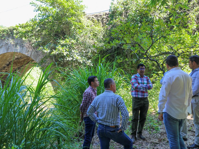 Realiza alcalde de Coatepec segundo recorrido en Puente del Diablo