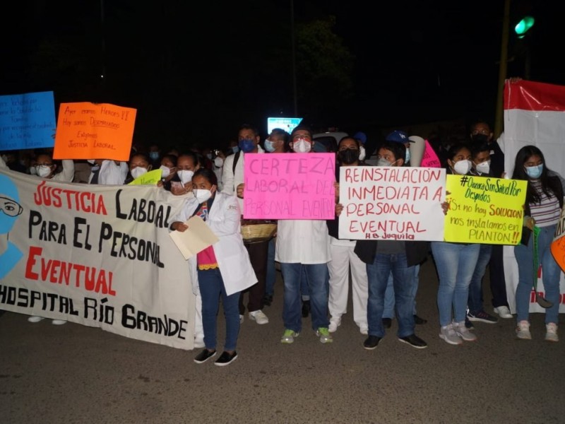 Realiza AMLO mañanera en medio de protestas