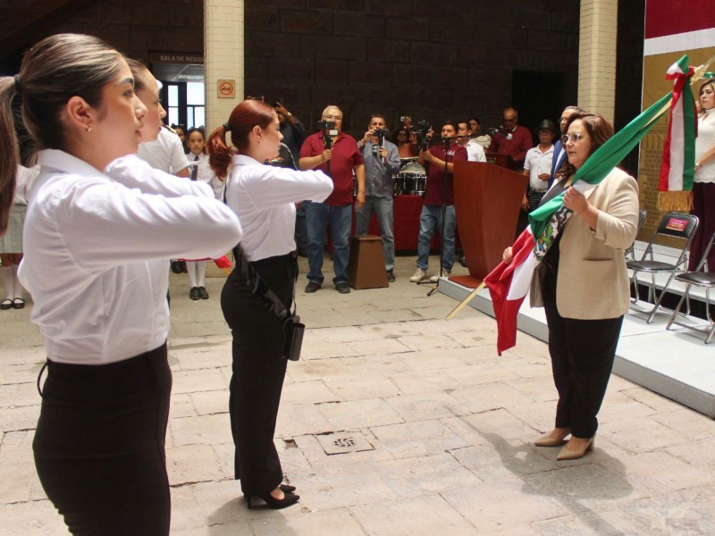 Realiza Ayuntamiento de Guaymas ceremonia de abanderamiento de escoltas