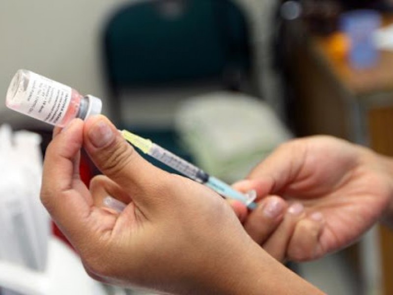Realiza IMSS vacunación permanente en Unidades de Medicina Familiar