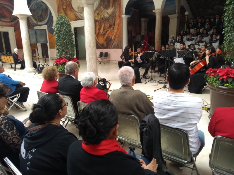Realiza Isssteson tradicional Concierto Navideño en Palacio