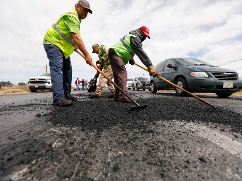 Realiza Sict bacheo en carretera transpeninsular