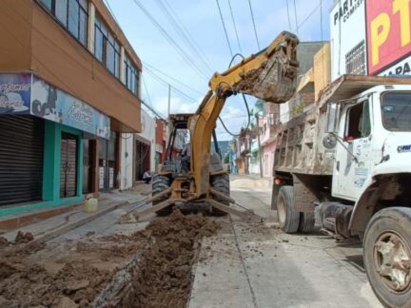 Realiza SMAPA trabajo de rehabilitación tras socavón