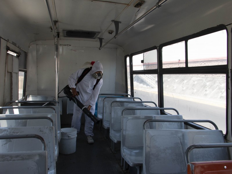 Realizan acciones para prevenir riesgos de contagio en transporte público