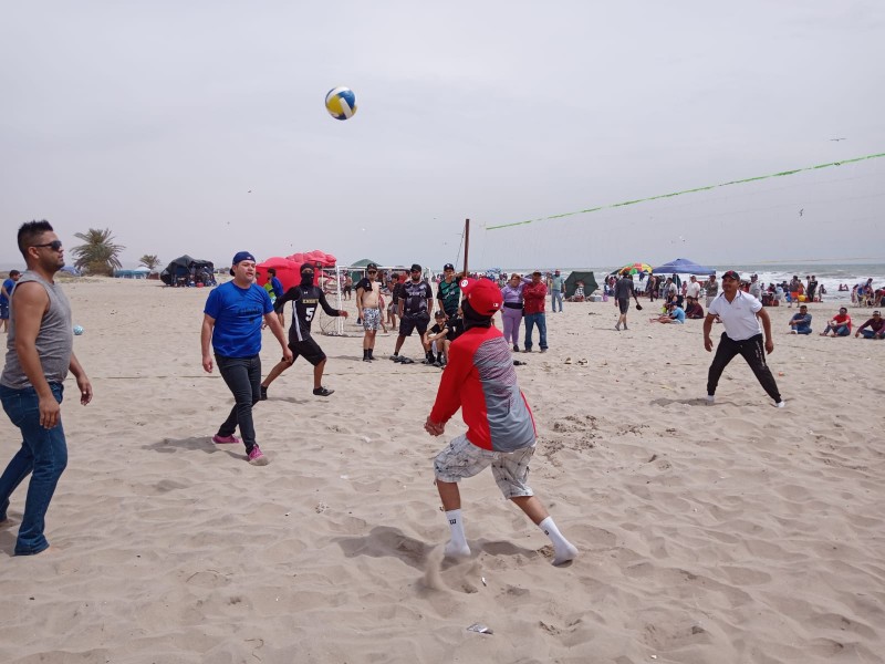 Realizan actividades deportivas en playas del Cochórit