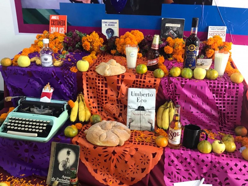 Realizan altar de muertos en honor a periodistas