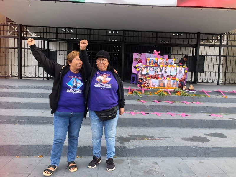 Realizan altar en memoria de víctimas de feminicidio