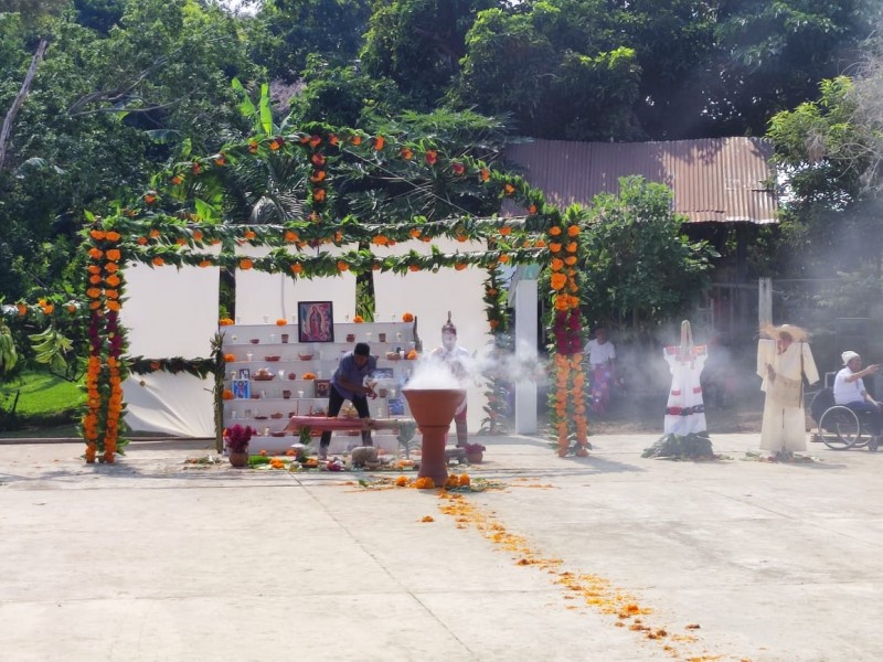 Realizan Altar más grande de la Huasteca Baja en Tumilco