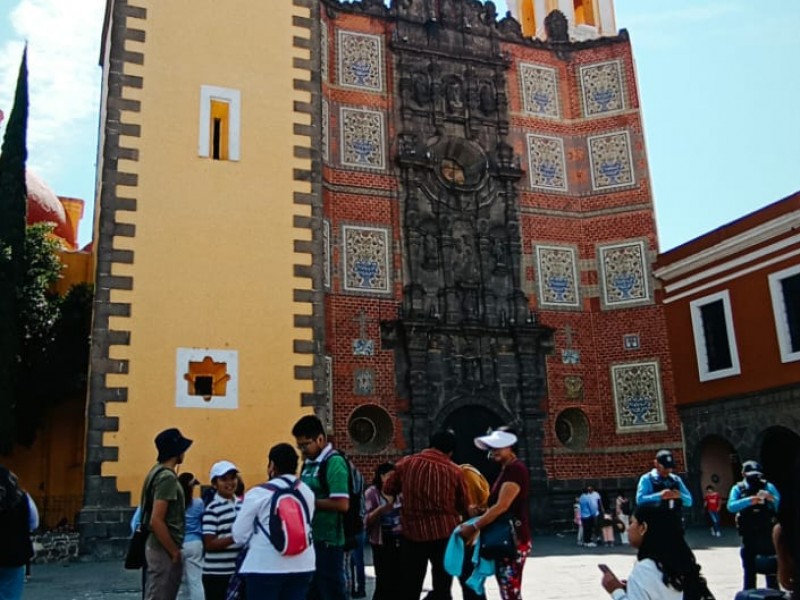 Realizan antiguo viacrucis en Puebla