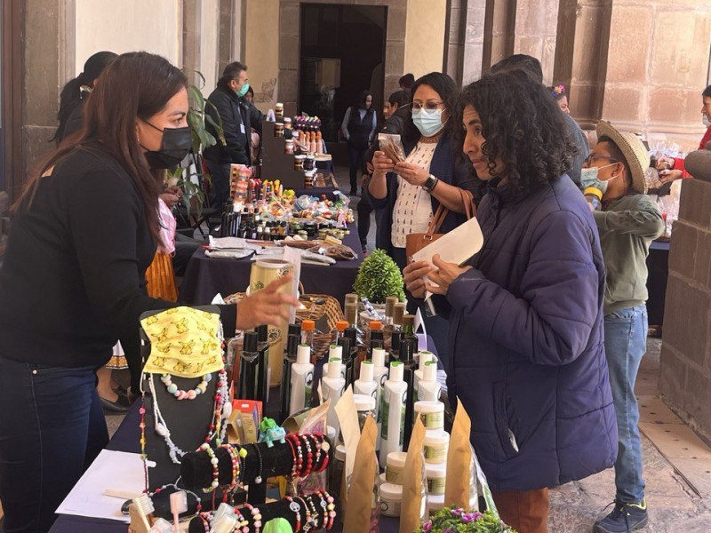 Realizan Bazar Artesanal Ar Tai 2023 en el Centro