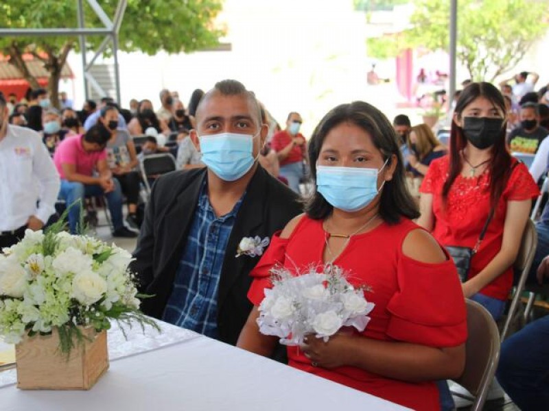 Realizan boda masiva en la capital Tuxtla Gutiérrez
