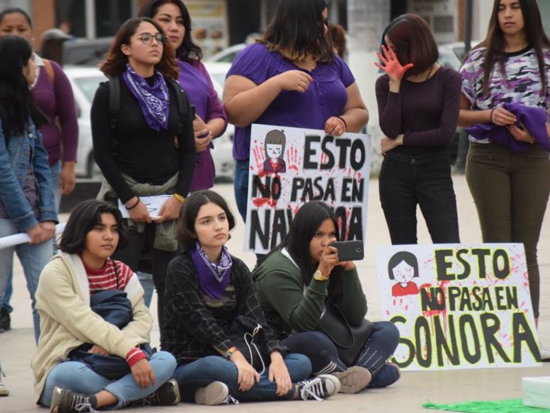 Realizan cadena feminista en Navojoa