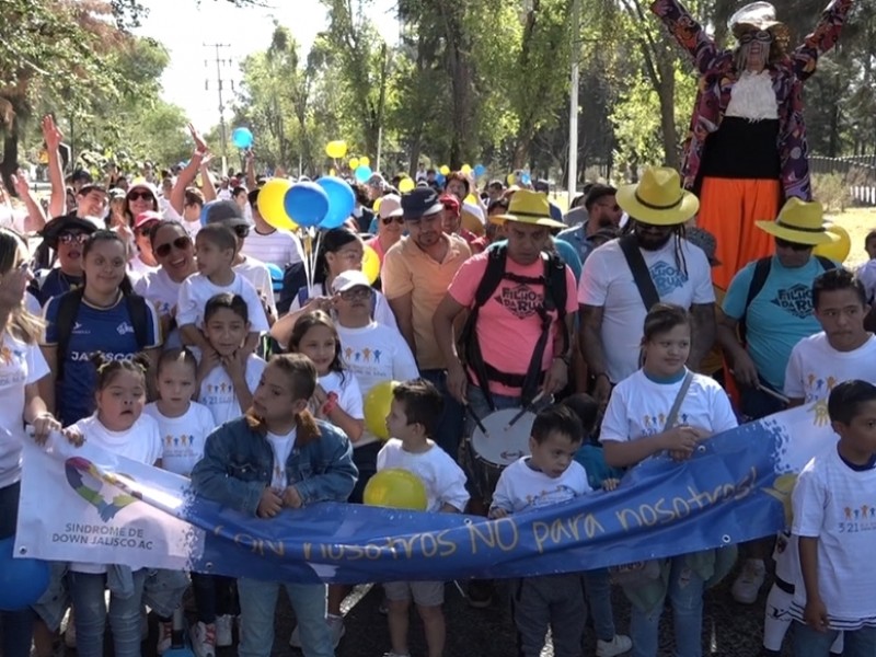 Realizan caminata conmemorando el Día Mundial del Síndrome Down