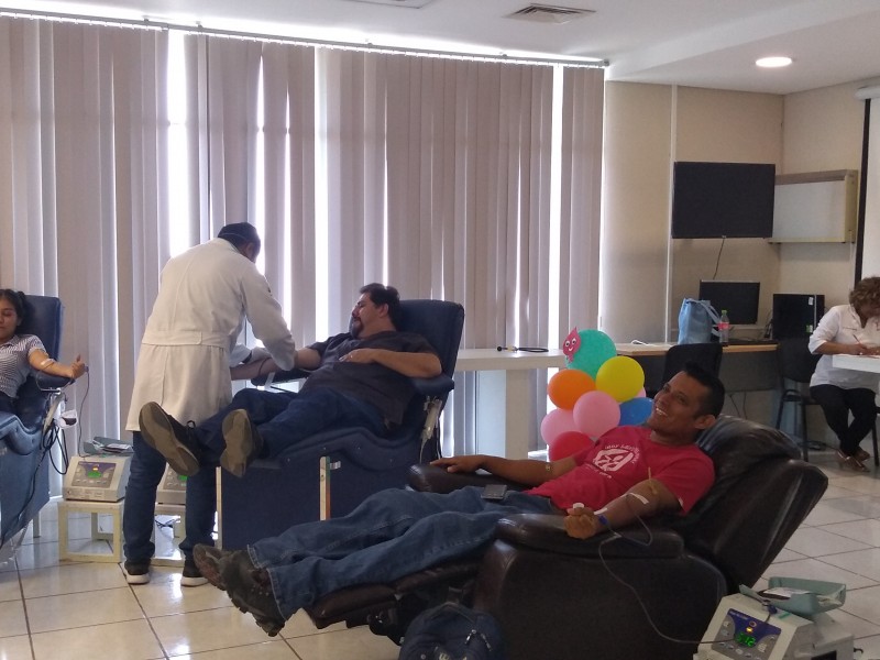 Realizan campaña de donación de sangre