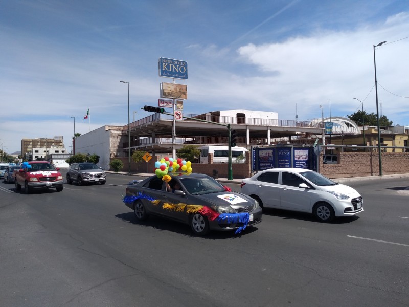 Realizan caravana para concientizar sobre el autismo