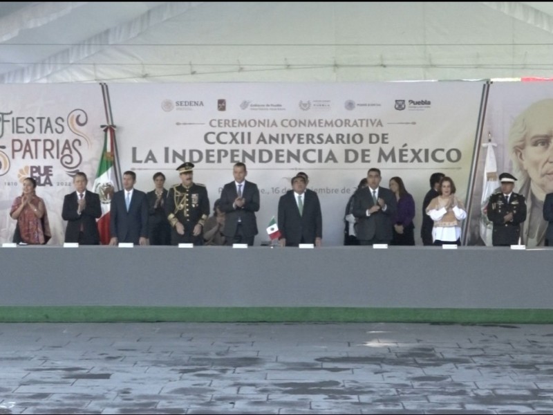 Realizan ceremonia conmemorativa por la independencia de México