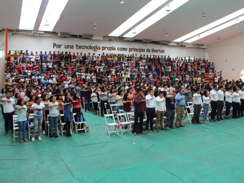 Realizan ceremonia de bienvenida a alumnos del ITI