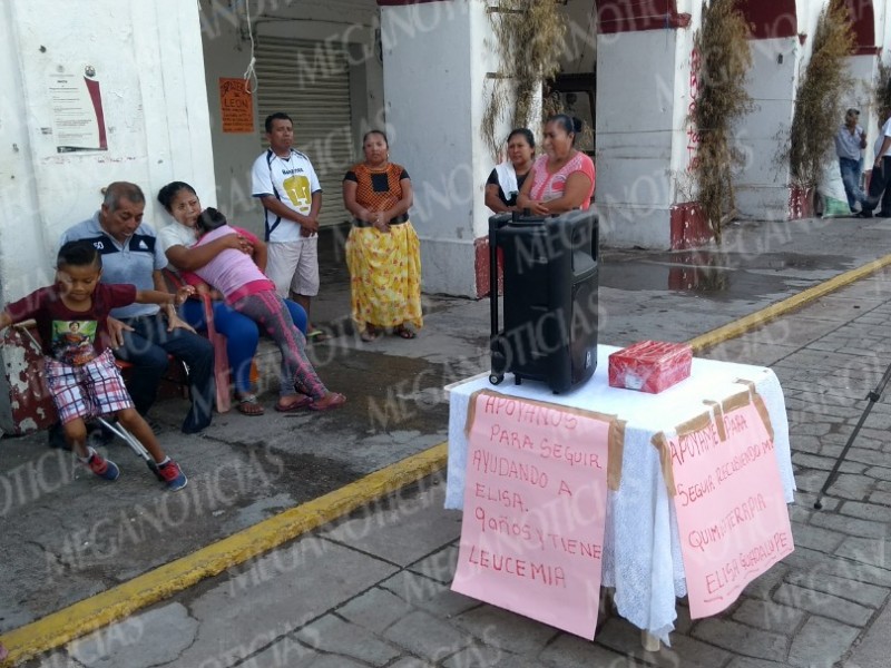 Realizan colecta para niña con leucemia