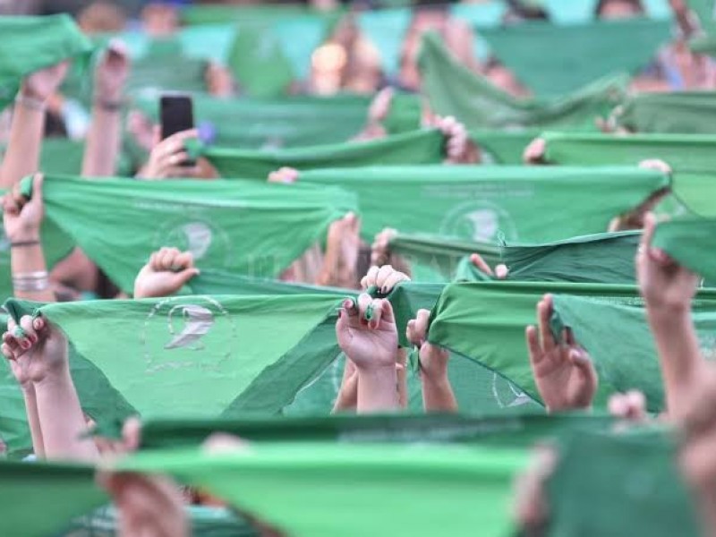 Realizan colectivos campaña “Pañuelazo”  contra violencia