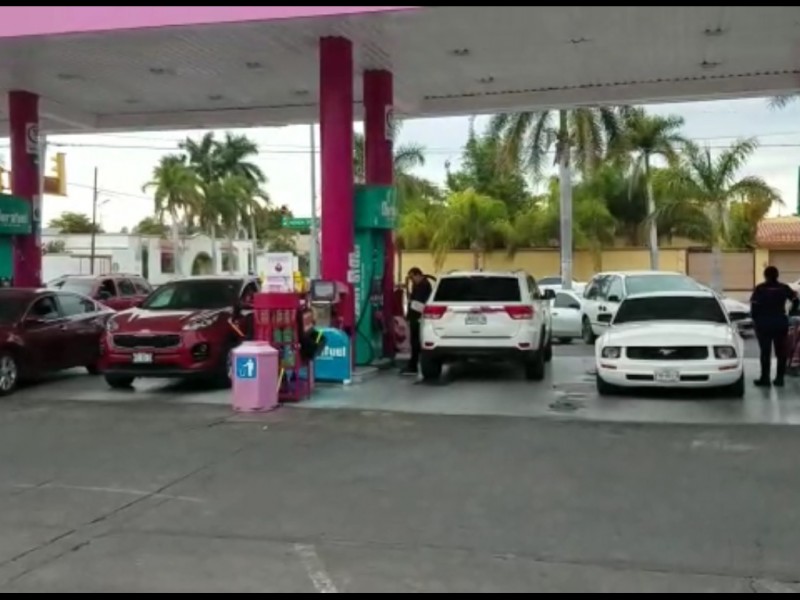 Realizan compras de pánico en gasolineras de Ciudad Obregón