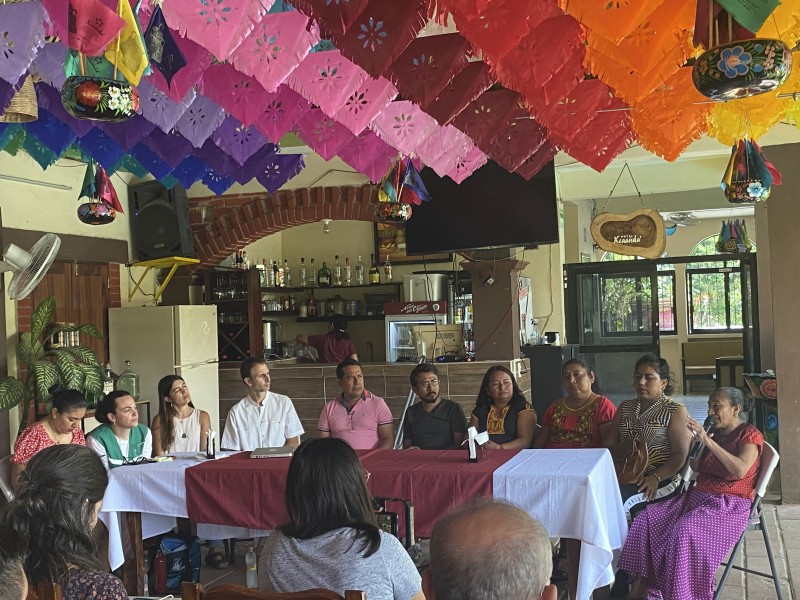 Realizan conferencia sobre la violación a derechos de poblaciones indígenas
