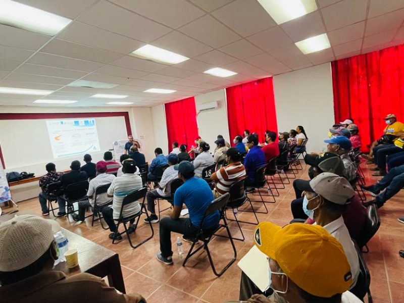 Realizan cursos de capacitación a pescadores ribereños en Salina Cruz