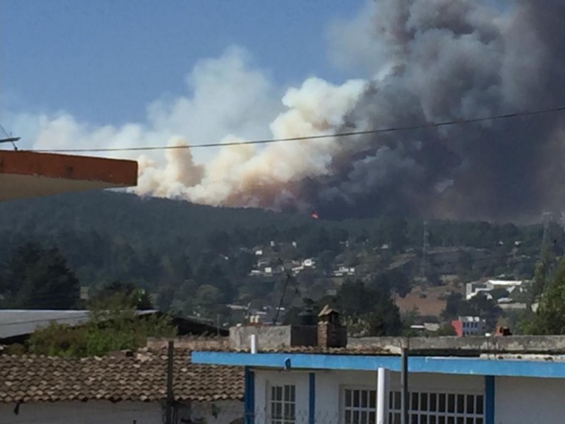 Realizan desalojo por incendio en Las Vigas