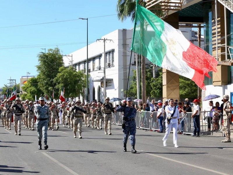 Realizan desfile Cívico-Militar en conmemoración de la Independencia de México