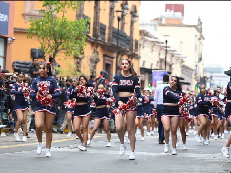 Realizan desfile conmemorativo a la Revolución Mexicana en Zamora