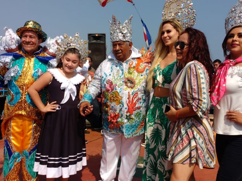Realiza Corte Real de Carnaval desfile náutico