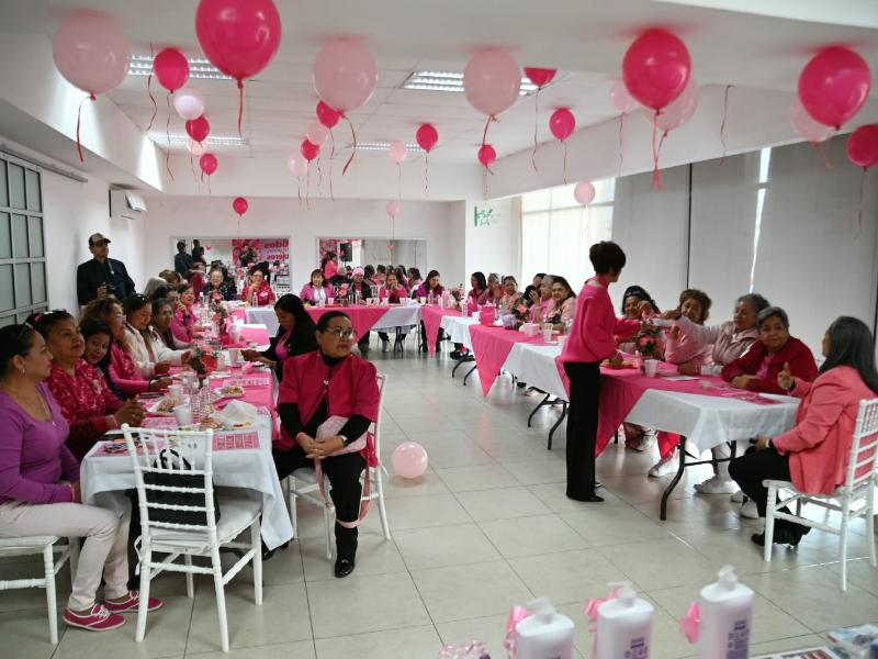 Realizan encuentro de apoyo a mujeres con cáncer de mama en Gómez