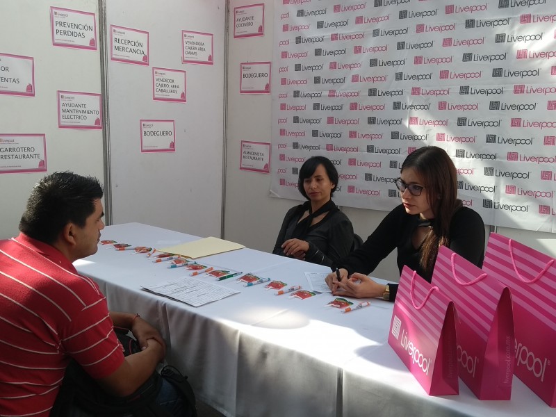 Realizan feria de empleo en CU