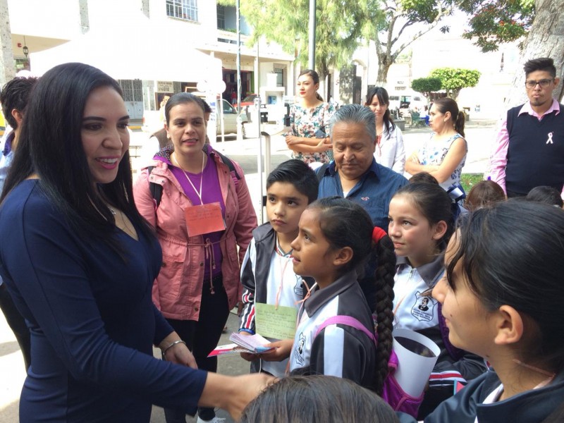 Realizan feria de la salud en Jacona