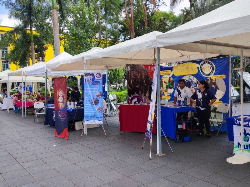 Realizan Feria de Salud para promover la autoexploración mamaria