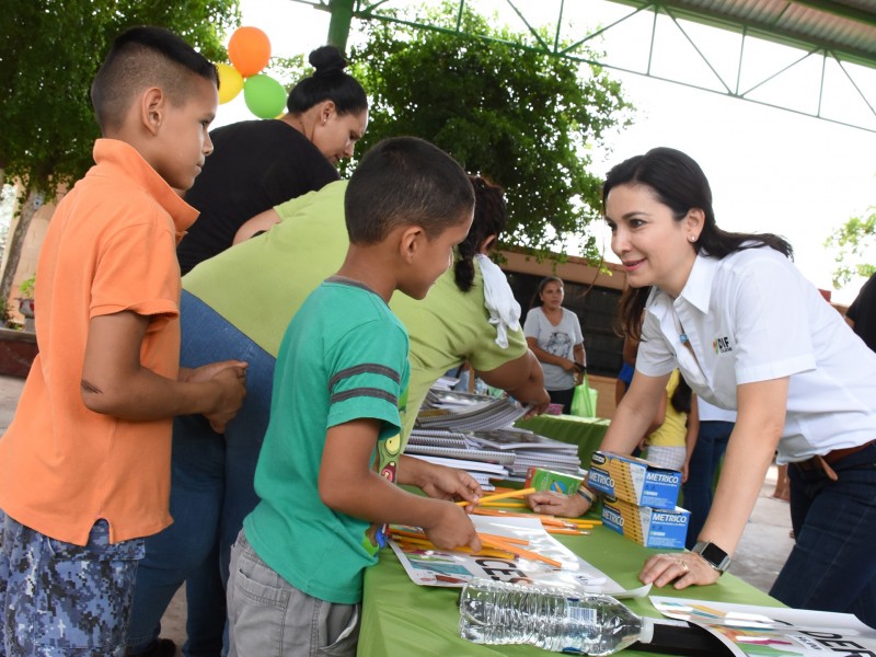 Realizan feria escolar en Cajeme; DIF