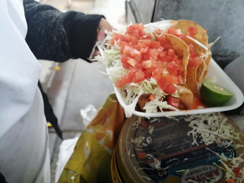 Realizan festival del taco de perro