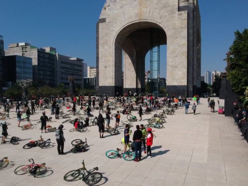 Realizan homenaje a ciclistas que murieron en accidentes viales