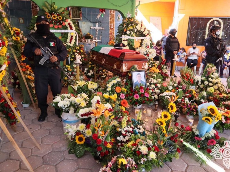 Realizan homenaje a policías que murieron en enfrentamiento en Puebla