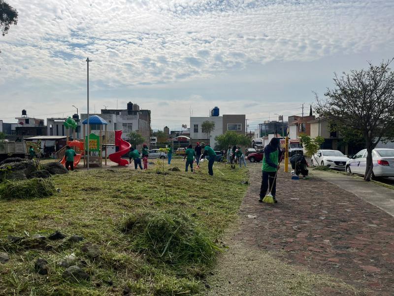 Realizan jornada de limpieza en Parque Lineal Bicentenario