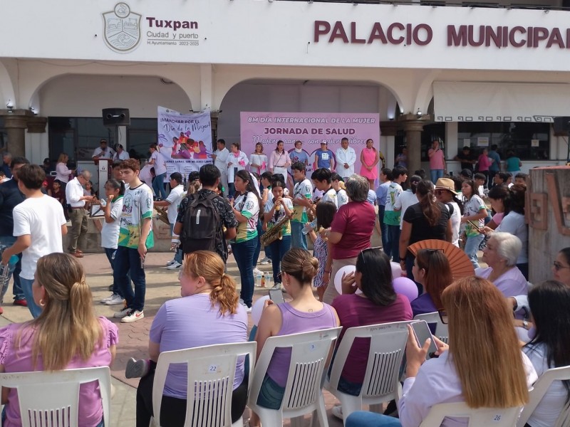 Realizan Jornada de Salud para la mujer en Tuxpan