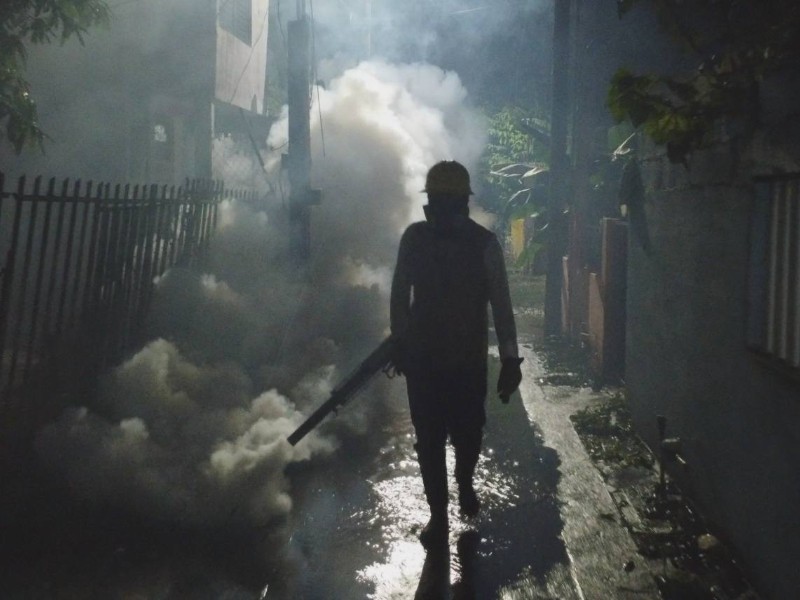 Realizan jornada urgente de fumigación y prevención contra el dengue