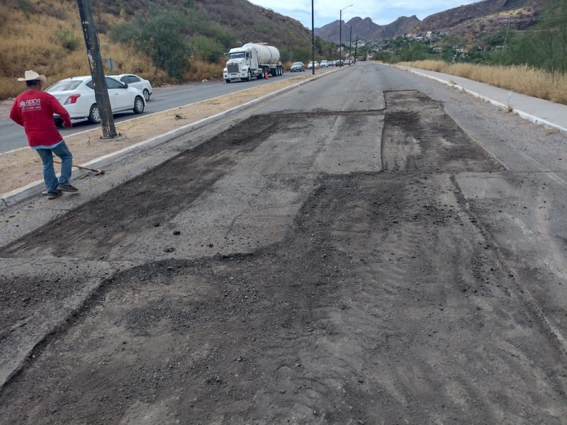 Realizan labores de bacheo en Fátima