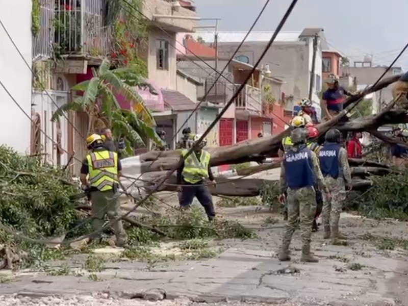 Realizan labores de limpieza tras fuertes lluvias en Ecatepec