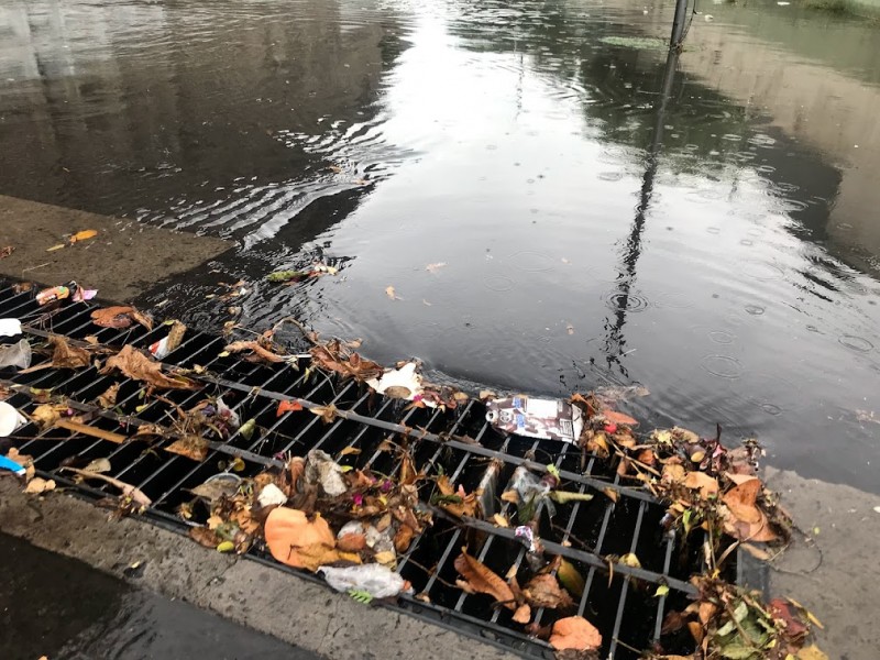 Realizan limpieza en canales y colectores ante temporada de lluvias