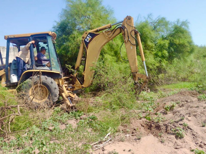 Realizan limpieza en el puente Sibajahui, El Fuerte